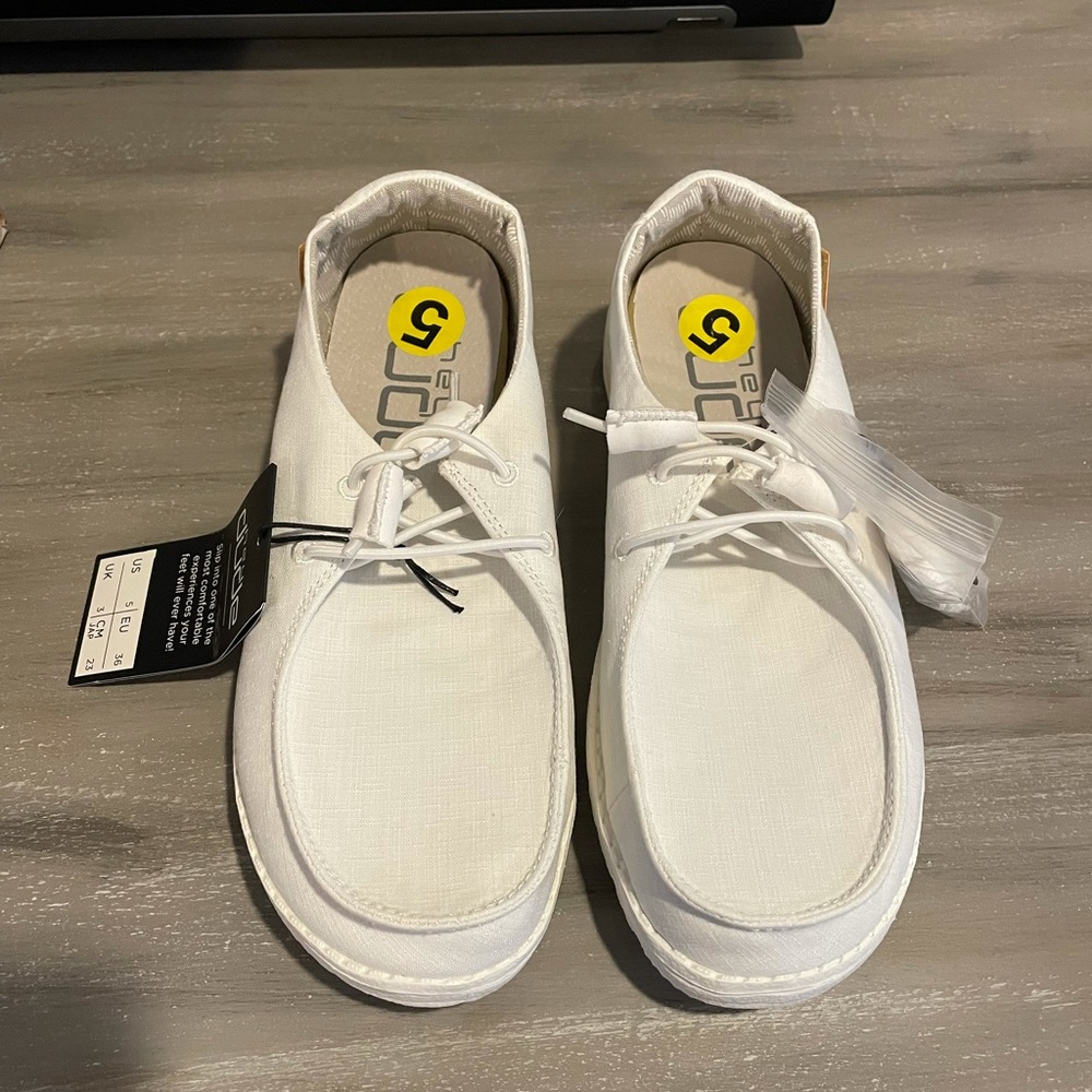 Hey Dude Wendy Chambray Shoes Size 5 NWT